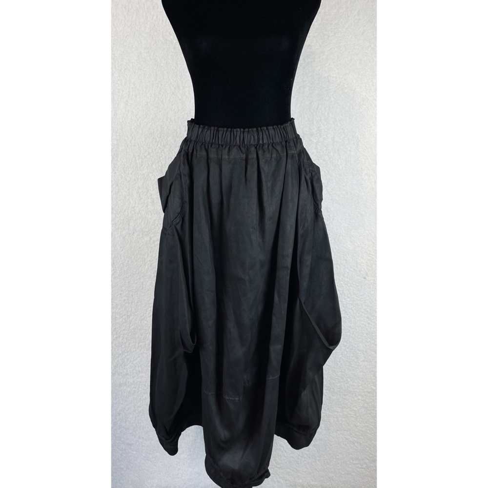 NELLY • Black High-Waisted Midi Skirt, M - Picture 3 of 16